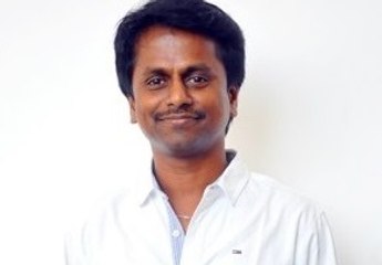 AR Murugadoss ready to make a movie with Ajith and Vijay