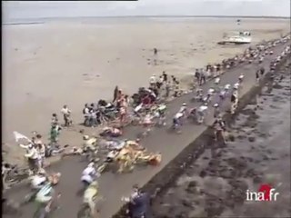 Download Video: Pires accidents : Chutes lors du passage du Gois TDF 1999