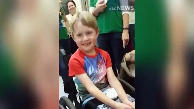 Johnny Depp en Jack Sparrow va voir des enfants malades