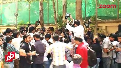 Amitabh Bachchan seeks police protection for the safety of his fans - Bollywood News