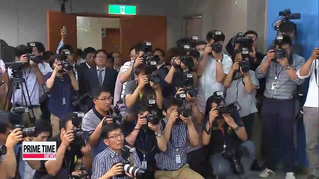 Bowing to pressure, embattled Saenuri Party floor leader steps down
