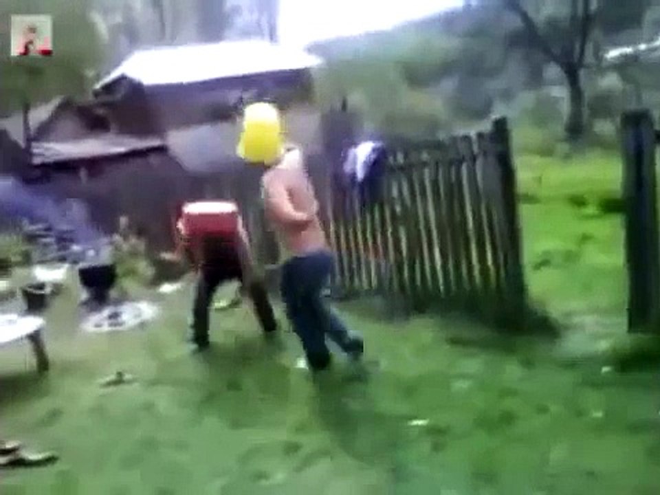 DRUNK PEOPLE ARE FUNNY! Drunk Fails Compilation Of Summer 2015 ❢❢❢ (•‿•)