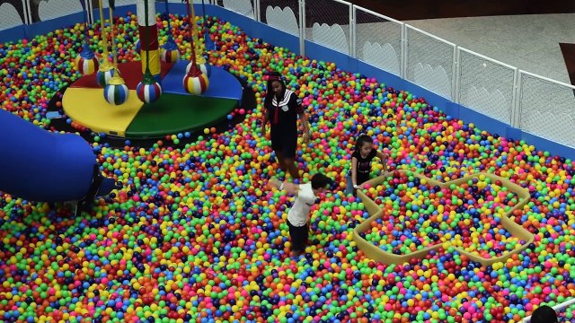 A maior piscina de bolinhas do Brasil