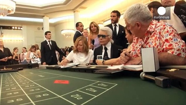 Неделя дефиле Haute Couture в Париже: от Шанель в формате 3D до средневекого Версаче