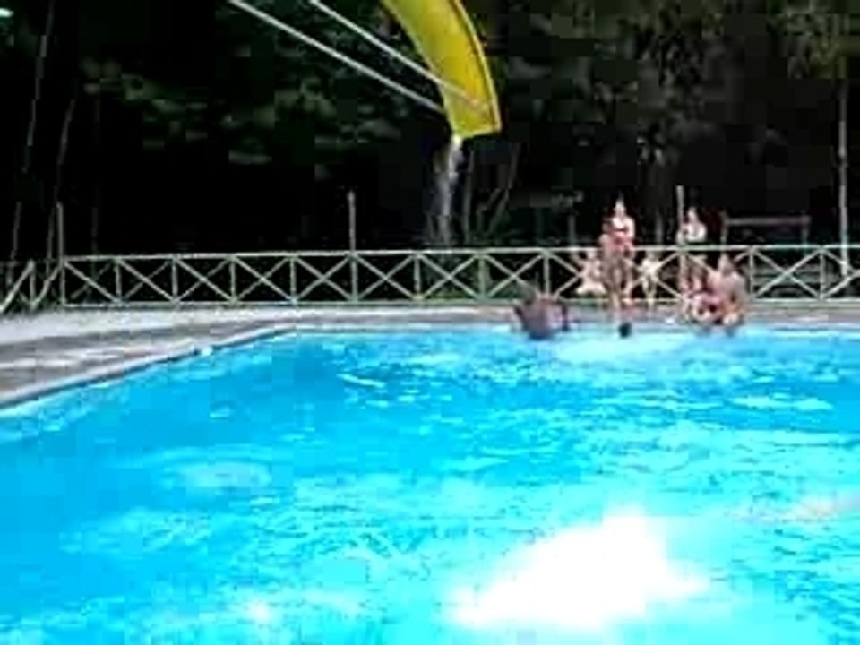 Kev et hichem piscine