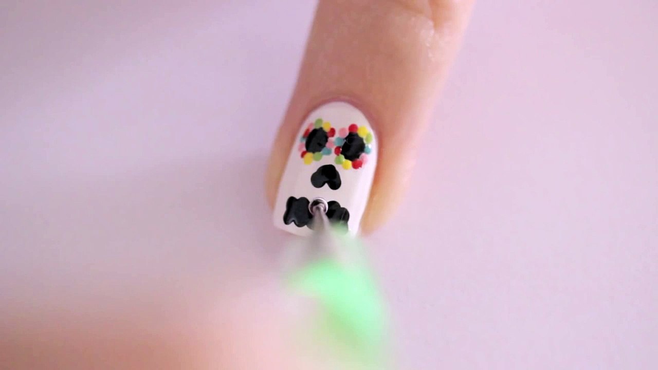 Sugar Skull Day of the Dead Nails