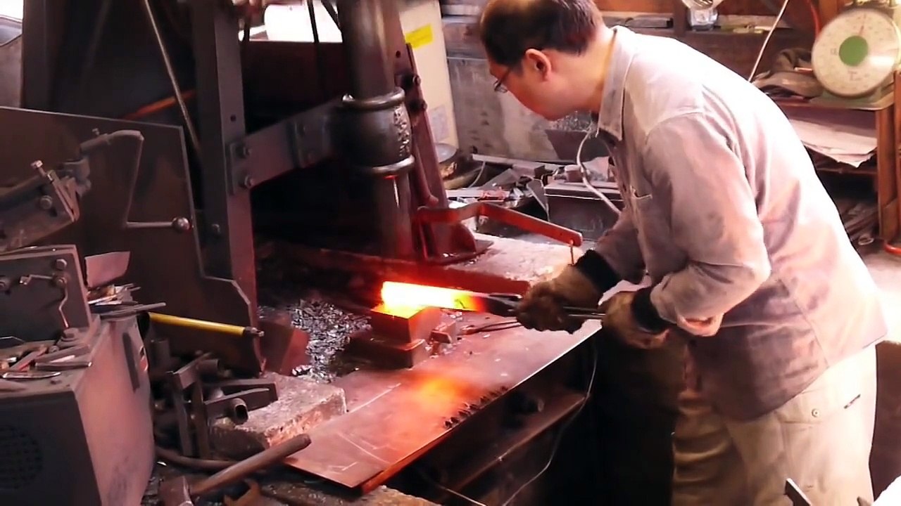 The Forging of a Hunting Knife in Tosa, Japan - 2013-3-7