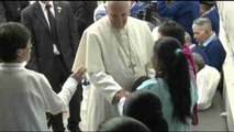 Papa Francisco inicia última jornada en Ecuador con una visita a un ancianato