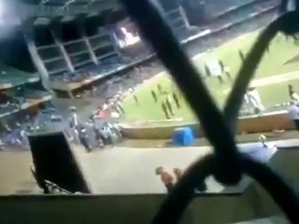 Virat Kohli Abusing Crowd After Clean Bold in IPL Match