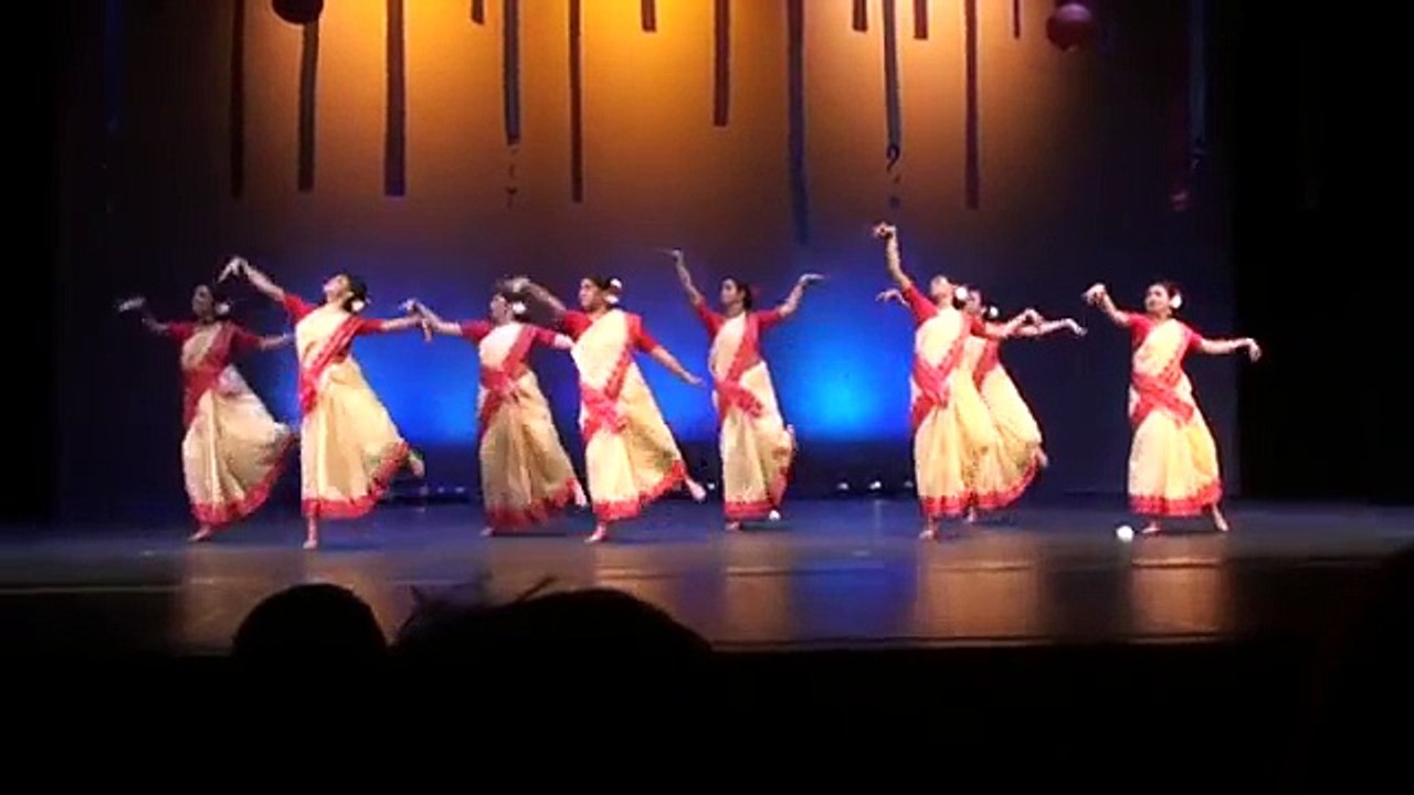 Pratidhwani, Colors of India,  Bangla folk Dance, "Aaj Jibon Khuje Pabi"