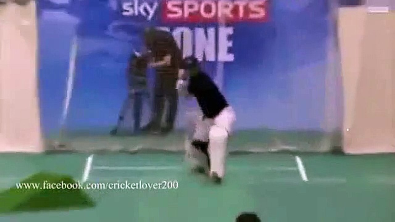 Wasim Akram Amazing Bowling After 10 Years With England Batsmen Nasir Hussain