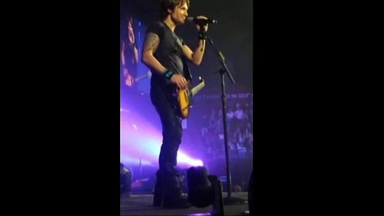 Keith Urban Dedicating song to Nicole Kidman Sydney 2014
