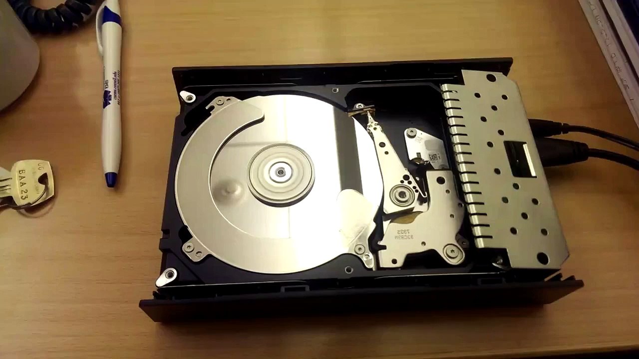 Hard drive spins, heads move twice, stops spinning
