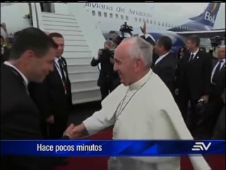 Papa Francisco se despide de Ecuador
