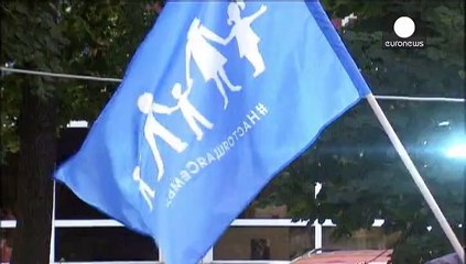 Moskau: Putinpartei hisst "Hetero-Flagge"