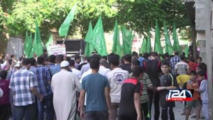 مناصرو حماس يتظاهرون ضد السلطة الفلسطينية والرئيس عباس