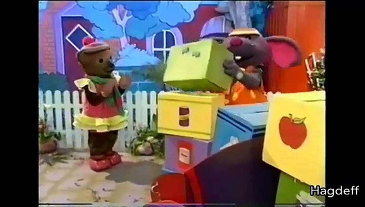 Bananas in Pyjamas: Rat gets sick