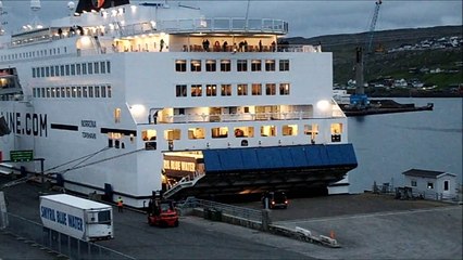 Norrøna leggur frá landi. Faroe Islands - Smyril-Line
