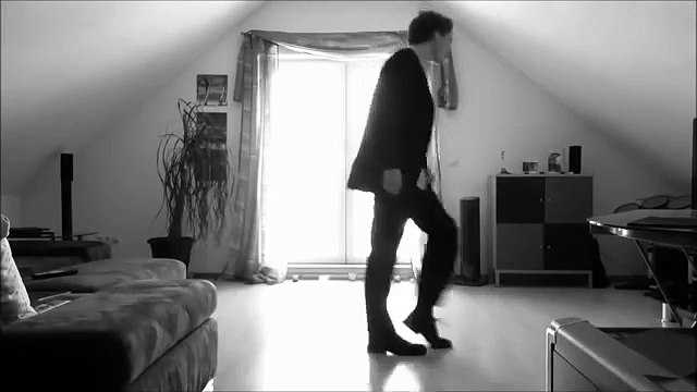 Парень классно Танцует