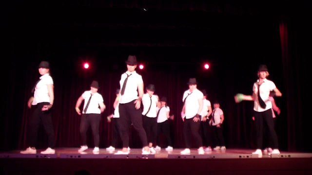 MICKAEL JACKSON/MAJOR LAZER par l'Atelier choregraphique de Romilly gala 2015 samedi MJC de MARIGNY LE CHATEL