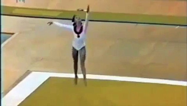1972 Olympics: Olga Korbut (URS) AA Floor (full routine, good sound!)