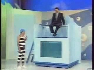 Silvio Santos cai no tanque