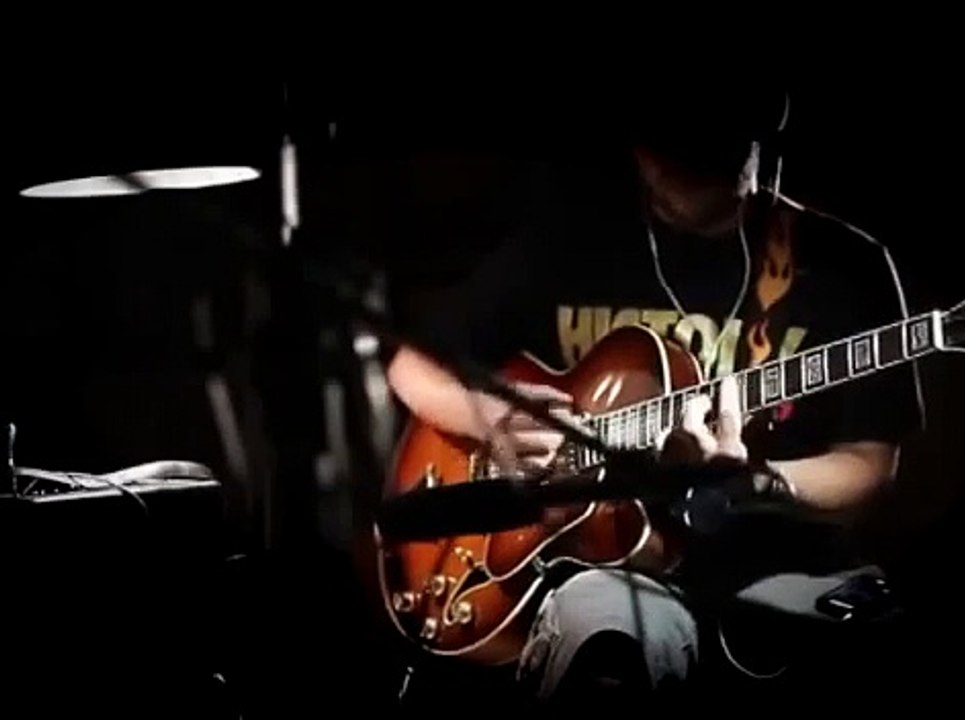 Amy Winehouse Valerie Cover Drum Beat + Hollow Body Guitar Instrumental