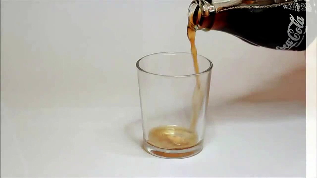 What happens to a tooth if you leave it in Soft Drink for 24 hours