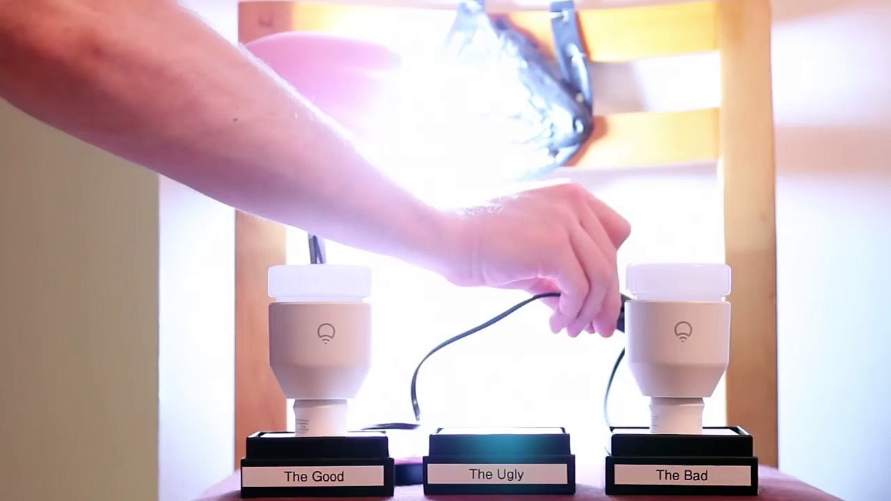 Parodie du film de Sergio Leone Le bon, la brute et le truand - Ampoule défectueuse LIFX