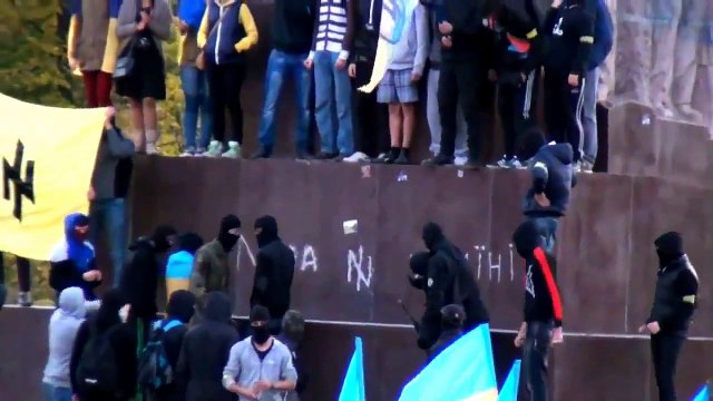 Харьков снос памятника Ленину 28 09 2014