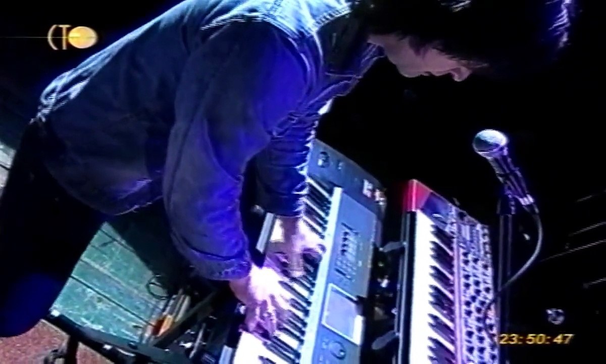 Europe - Mic solo & Sign of the Times ( Live In Sn. Petersburg , Russia 2005 )