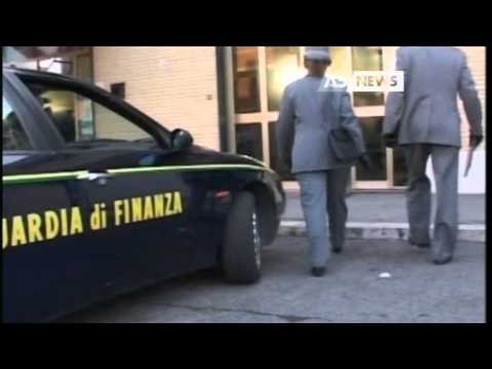 RIFIUTI, MAZZETTE PER GLI APPALTI: OTTO INDAGATI