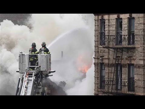 The moment when New York building collapsed