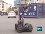 Bomb-defusing robot used in Karachi