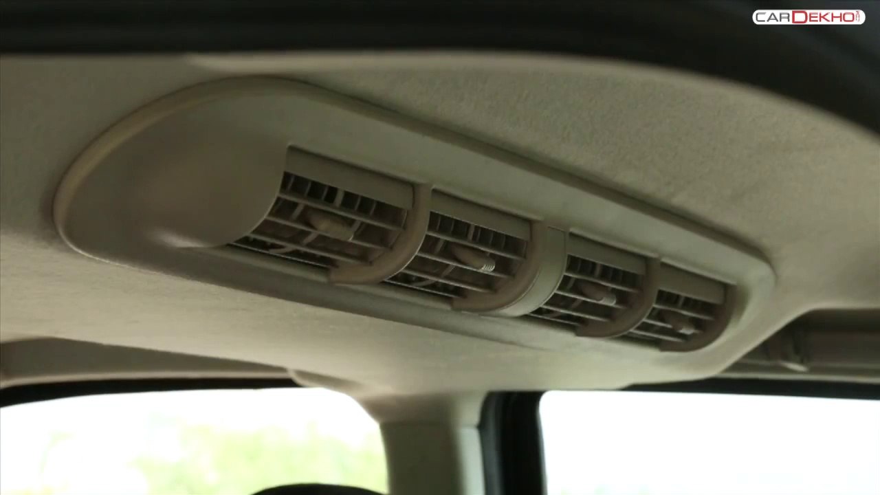Rear AC vents in 2015 Tata Safari Storme - CarDekho.com