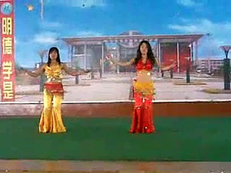 chinese girl dancing on indian song