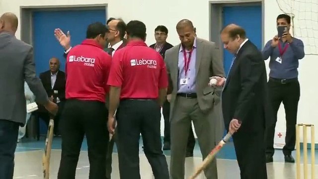 PM Nawaz Sharif Playing Cricket withGirls in OSLO
