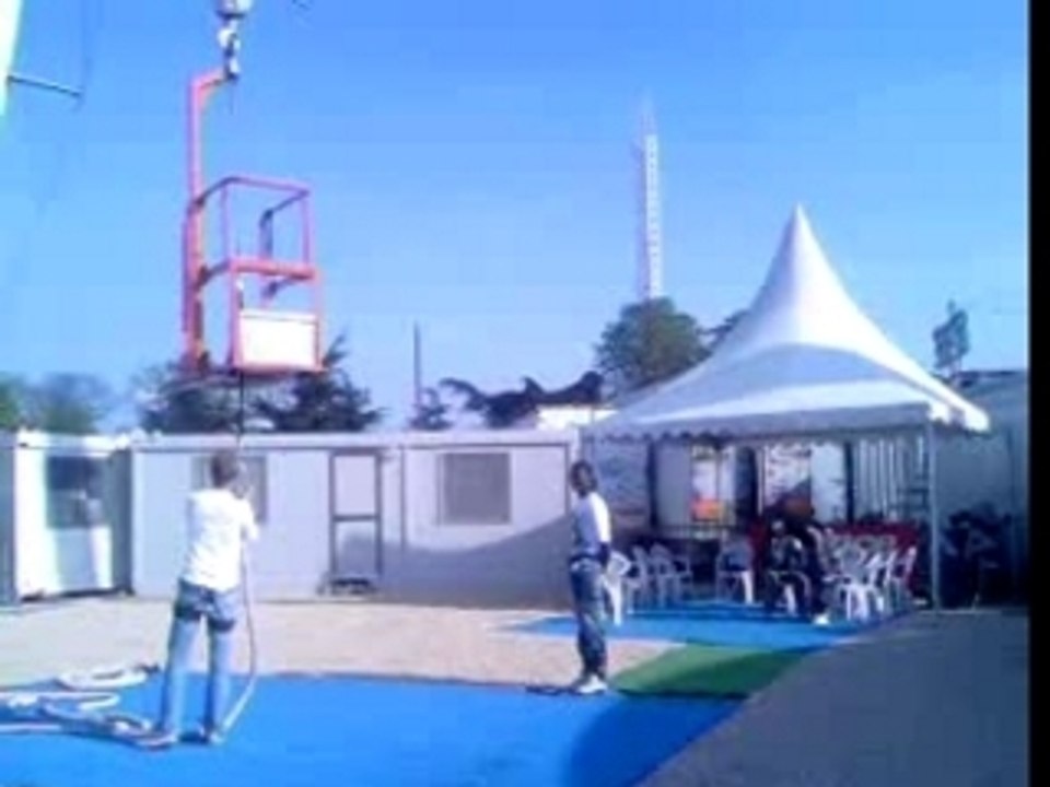 Saut a lélastik a la foire du trone.