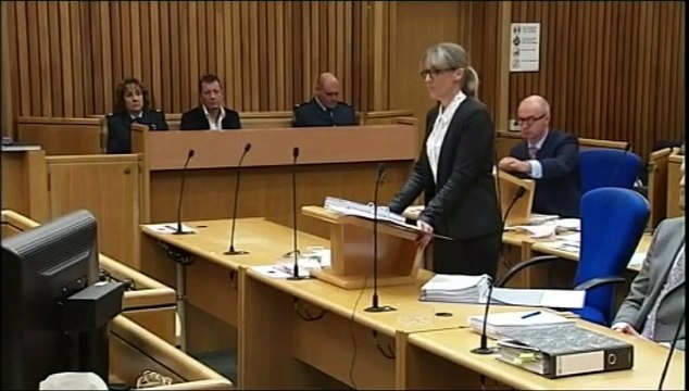 Le batteur d'AC/DC assigné à résidence