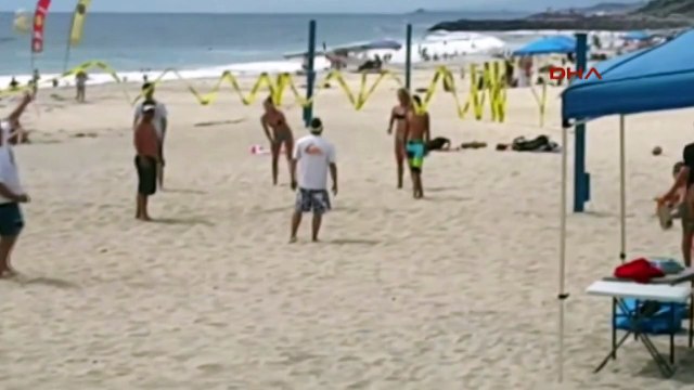 Motoru duran uçak plaja böyle çakıldı