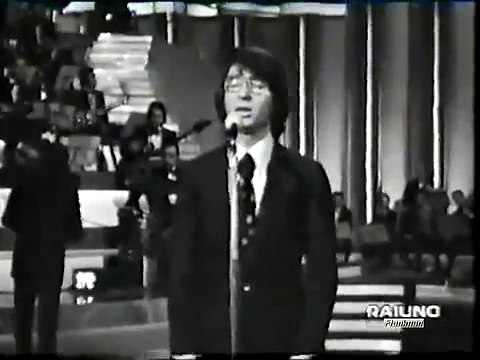 Nicola Di Bari Chitarra Suona Più Piano