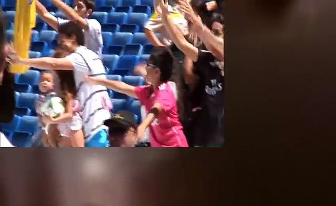 Increible Gesto de Danilo: Regala Balon a Niña en Madrid