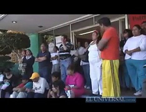 Simpatizantes de Brugada bloquean delegación Iztapalapa