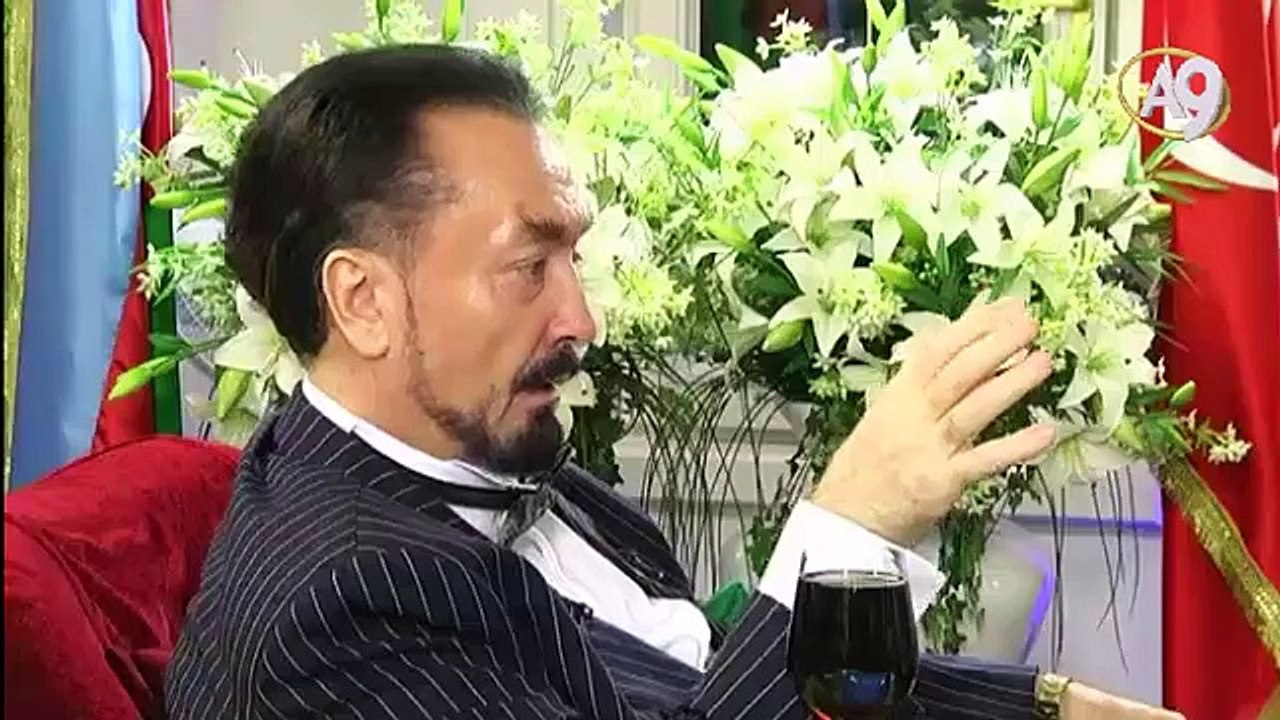 Dünyadaki en büyük tehlike Darwinizm adı altında dinsizlik propagandasının yapılmasıdır.