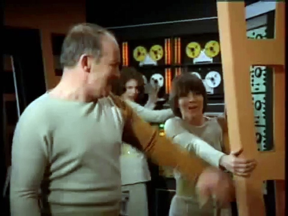 SPACE 1999 _ DRAGONS DOMAIN