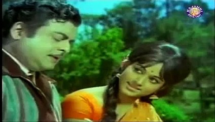 Gemini Ganesan & Bharati in Unidathil Yennai Kuduthen - Avalukendru Oru Manam(1971)