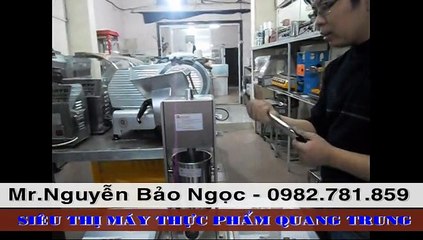 Máy đùn xúc xích Quay tay Quang Trung