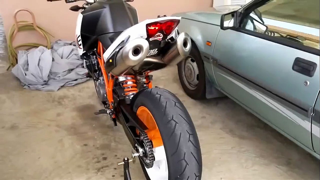 KTM Superduke 990 R with FMF Apex Carbon