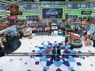 Fahad Mustafa and Nasir Jamshed compete each other in push-ups - Jeeo Pakistan 9th July 2015