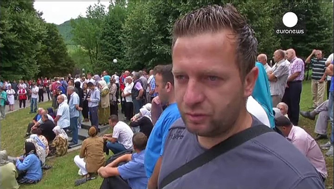 Srebrenica: i resti di 136 vittime arrivano al memoriale 20 anni dopo